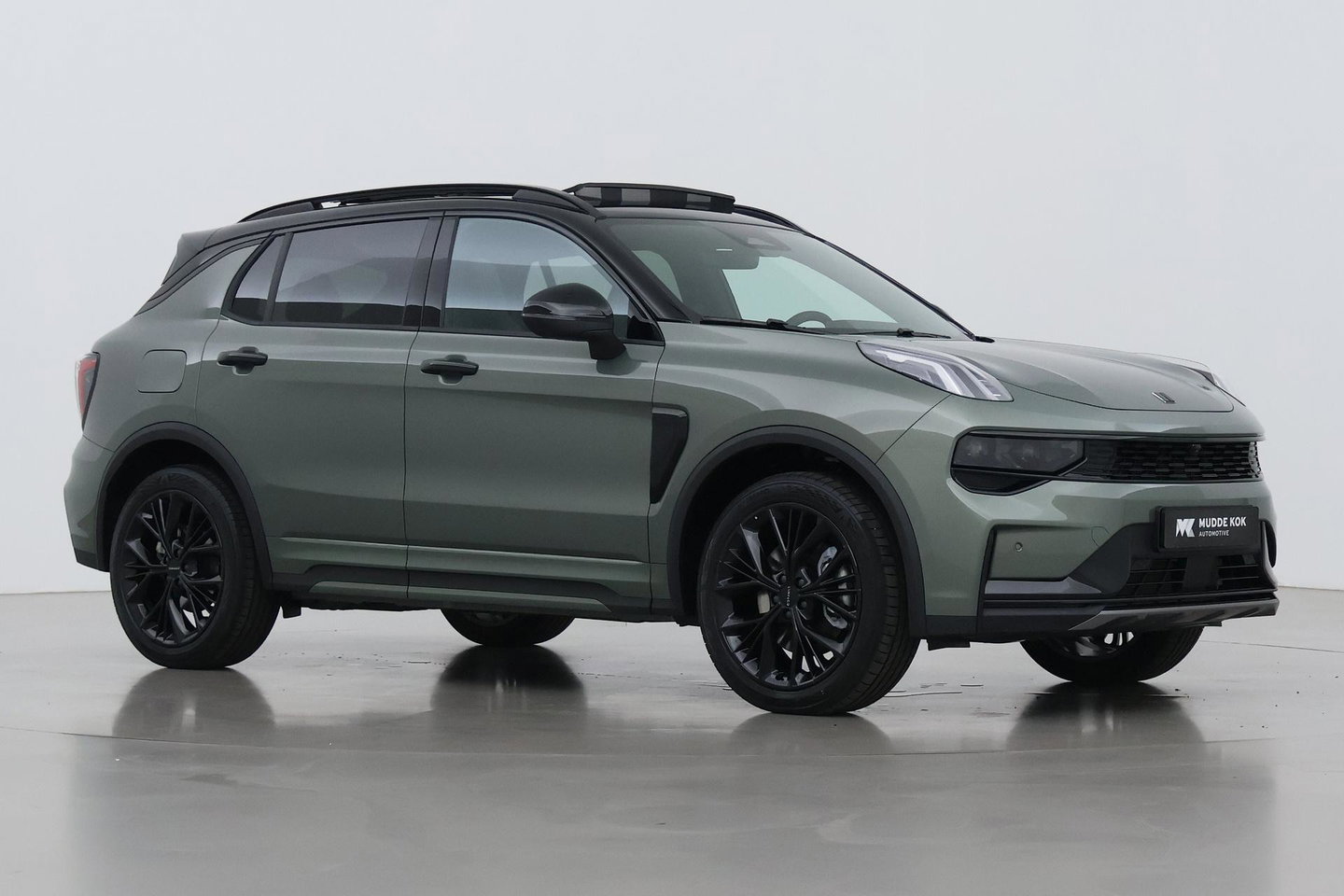 Lynk & Co 01 1.5 More | ACC | Panoramadak | 360° Camera | Stoel+Stuurverwarming | BLIS | 20 Inch