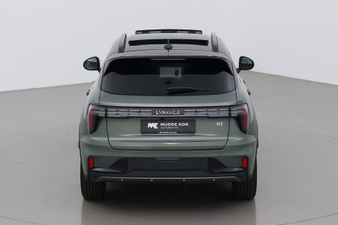 Lynk & Co 01 1.5 More | ACC | Panoramadak | 360° Camera | Stoel+Stuurverwarming | BLIS | 20 Inch