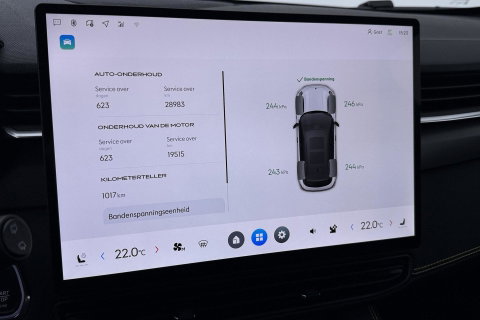 Lynk & Co 01 1.5 More | ACC | Panoramadak | 360° Camera | Stoel+Stuurverwarming | BLIS | 20 Inch