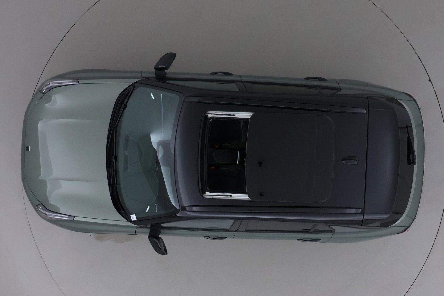 Lynk & Co 01 1.5 More | ACC | Panoramadak | 360° Camera | Stoel+Stuurverwarming | BLIS | 20 Inch