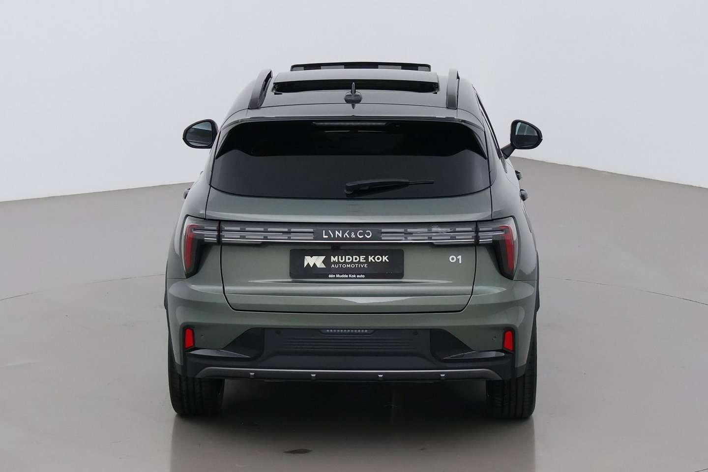 Lynk & Co 01 1.5 More | ACC | Panoramadak | 360° Camera | Stoel+Stuurverwarming | BLIS | 20 Inch