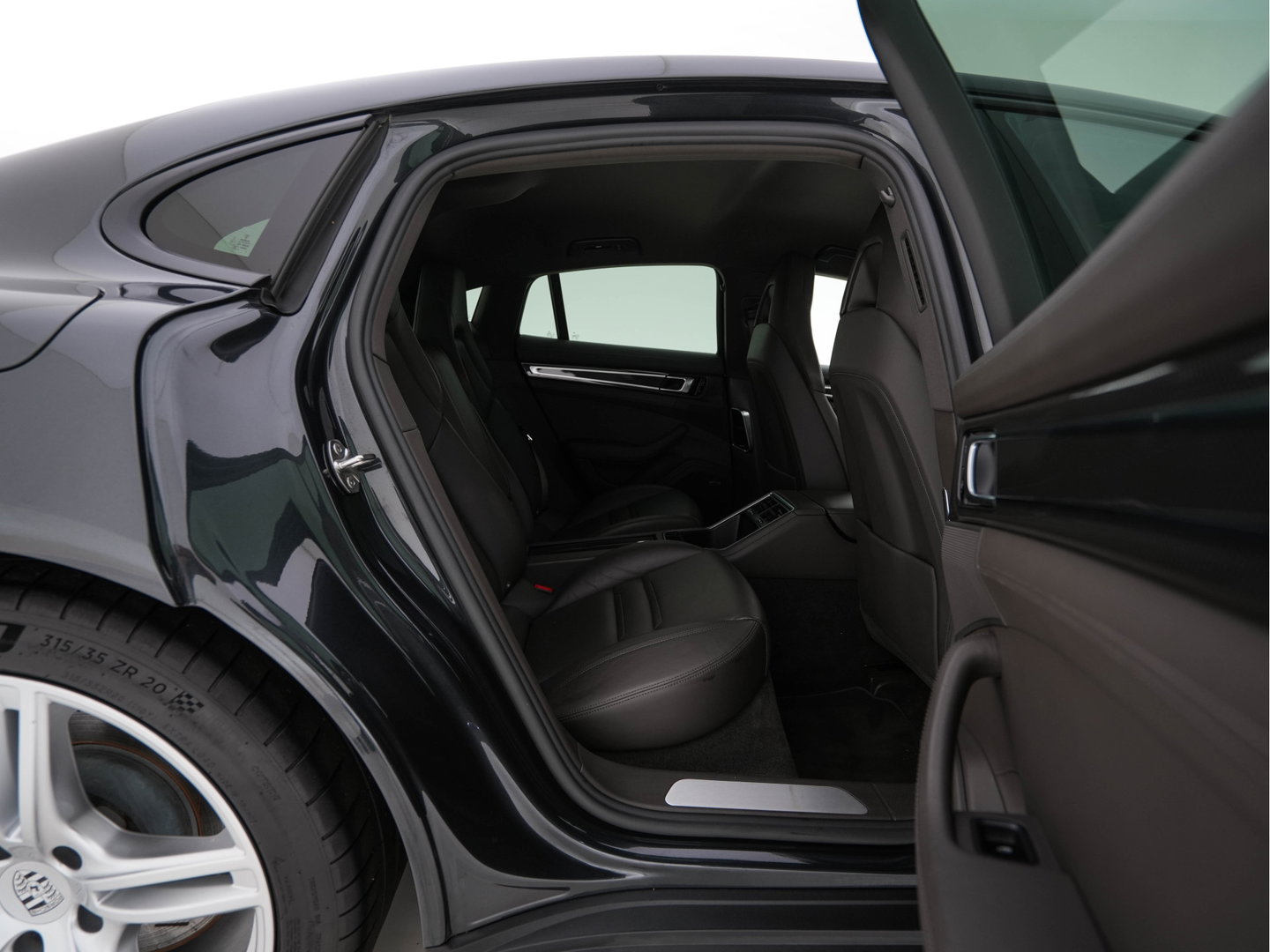 Porsche Panamera 2.9 4 E-Hybrid (Plug-in) {SoH-99%) Aut. *SPORT-CHRONO | LEATHER | BOSE-AUDIO |  FULL-LED | SOFTCLOSE | ADAPTIVE-CRUISE | BLINDSPOT | MEMORY-PACK | HEATED-SPORTSEATS | CARBON | CAMERA | DIGI-COCKPIT | PRIVACY-GLASS | 20''ALU*