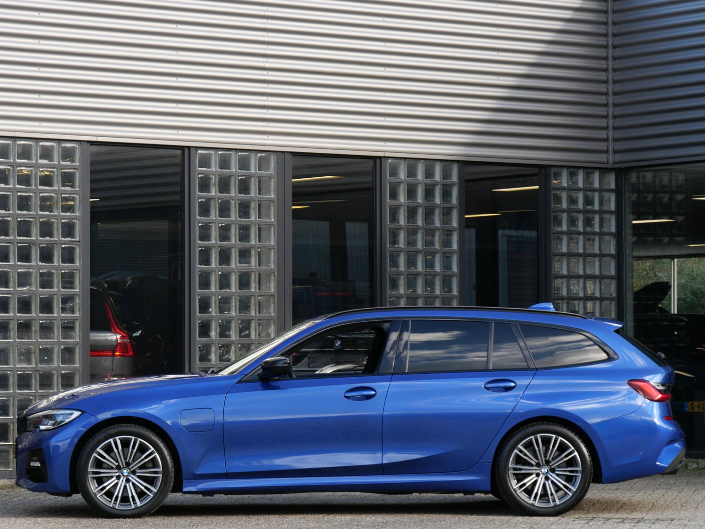 BMW 3 Serie Touring 320e M-SPORT/ LEER/ ADAPTIVE CRUISE/ LASER LED/ HiFi AUDIO/ SHADOWLINE/ SOH 90%