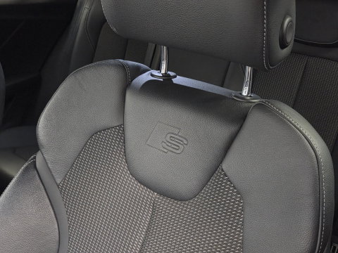 Audi Q2 35 TFSI S Edition S Line Virtueel cockpit 18"LM Navigatie