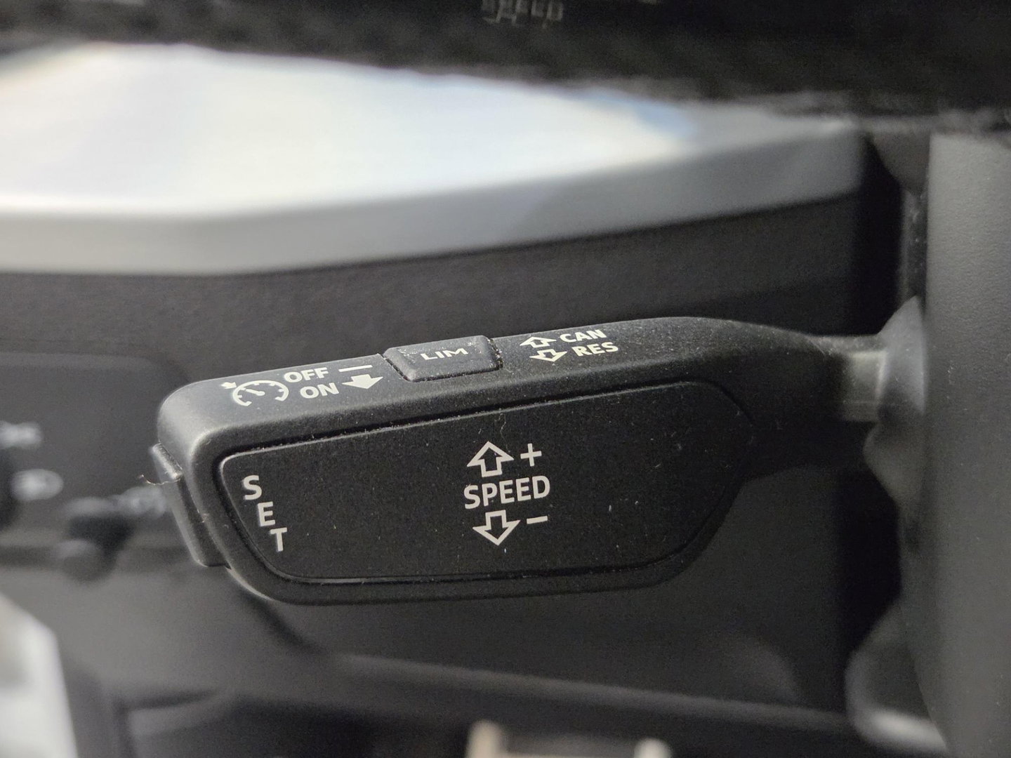 Audi Q2 35 TFSI S Edition S Line Virtueel cockpit 18"LM Navigatie