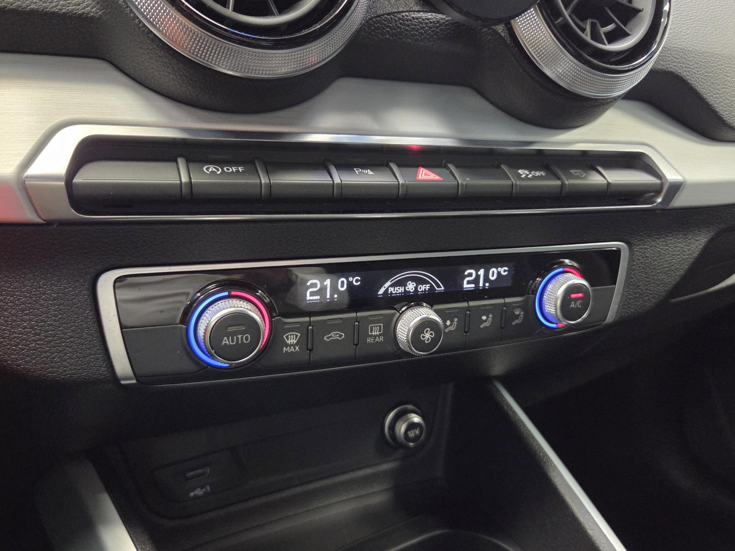Audi Q2 35 TFSI S Edition S Line Virtueel cockpit 18"LM Navigatie