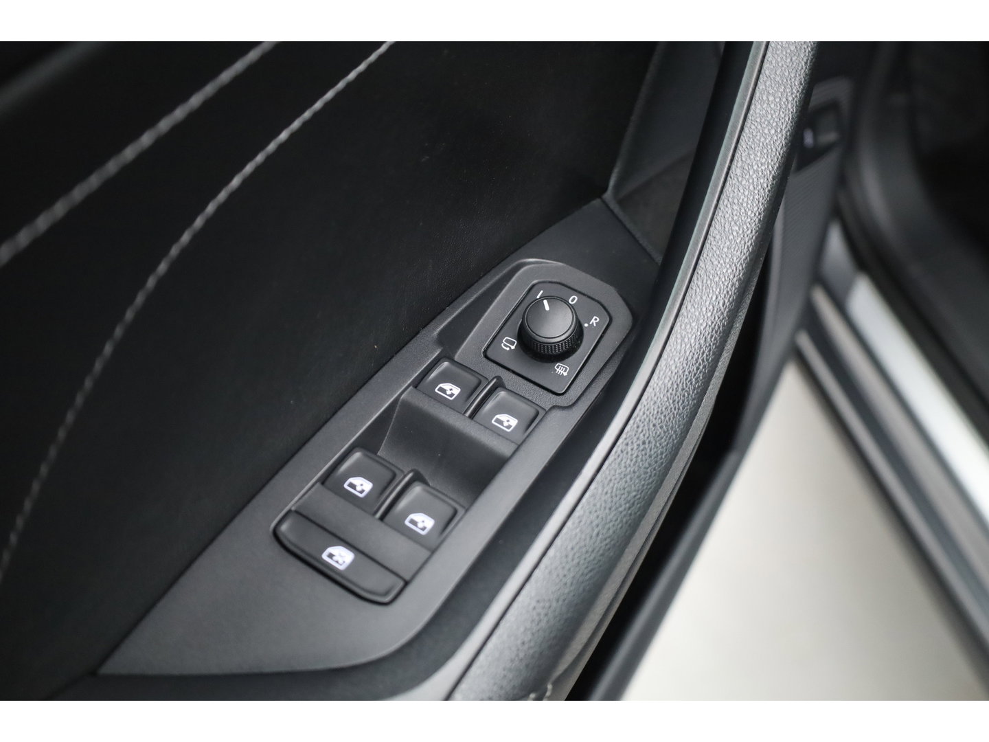 Škoda Kodiaq 1.5 TSI Business Edition 7p. | Rijklaar! | Adapt. Cruise | Camera | Keyless | Stoel- Stuurverw. | Apple CarPlay | Navi |