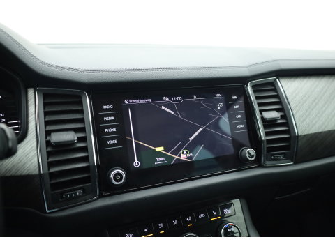Škoda Kodiaq 1.5 TSI Business Edition 7p. | Rijklaar! | Adapt. Cruise | Camera | Keyless | Stoel- Stuurverw. | Apple CarPlay | Navi |