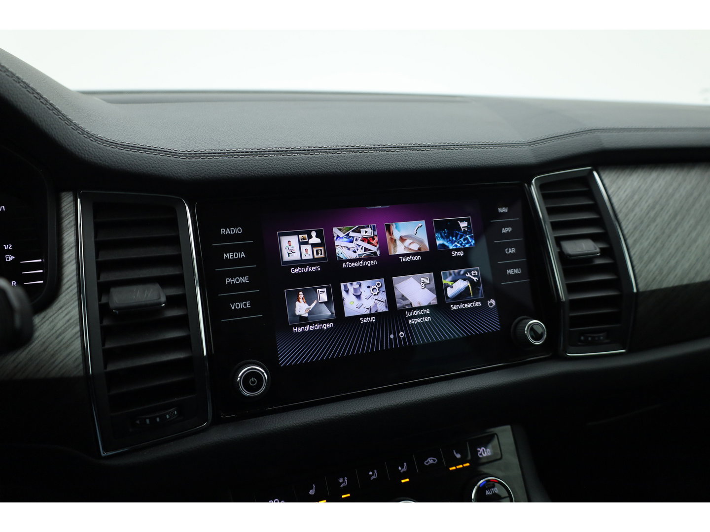 Škoda Kodiaq 1.5 TSI Business Edition 7p. | Rijklaar! | Adapt. Cruise | Camera | Keyless | Stoel- Stuurverw. | Apple CarPlay | Navi |