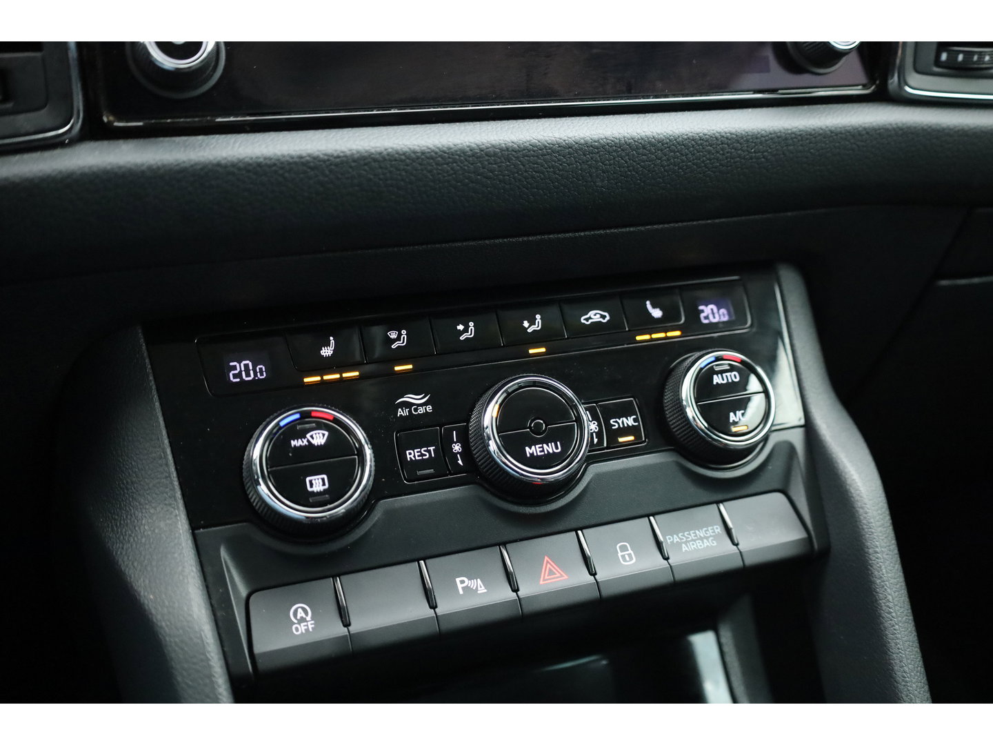 Škoda Kodiaq 1.5 TSI Business Edition 7p. | Rijklaar! | Adapt. Cruise | Camera | Keyless | Stoel- Stuurverw. | Apple CarPlay | Navi |