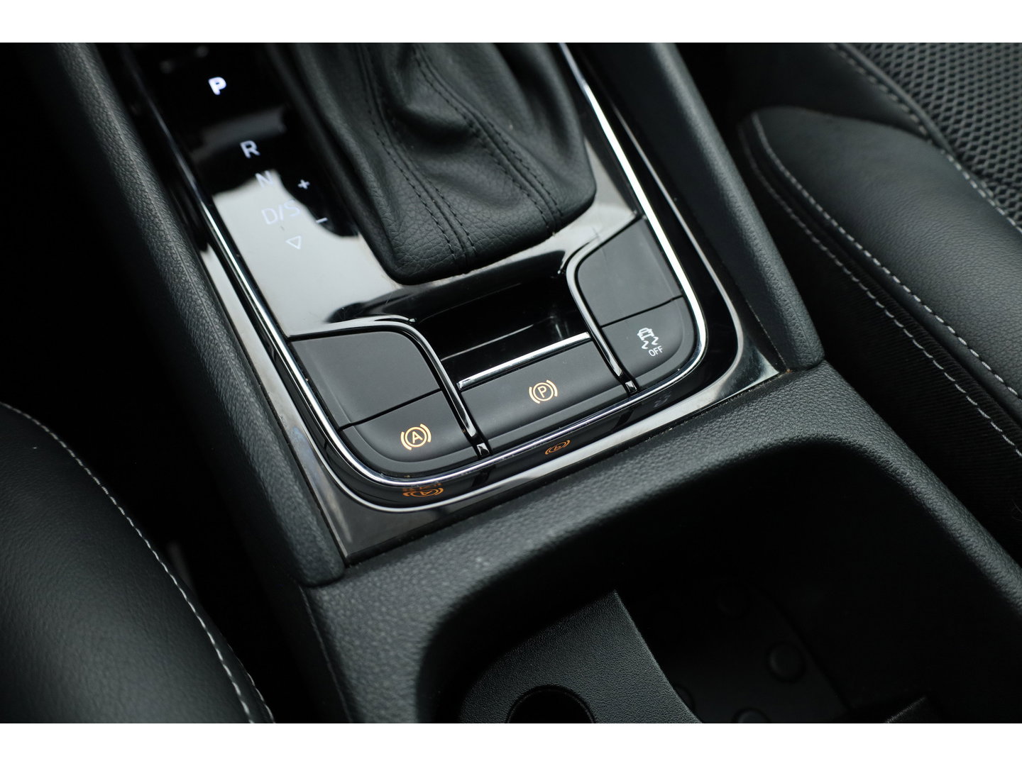 Škoda Kodiaq 1.5 TSI Business Edition 7p. | Rijklaar! | Adapt. Cruise | Camera | Keyless | Stoel- Stuurverw. | Apple CarPlay | Navi |