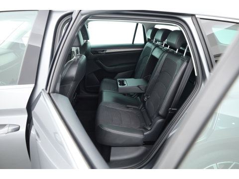 Škoda Kodiaq 1.5 TSI Business Edition 7p. | Rijklaar! | Adapt. Cruise | Camera | Keyless | Stoel- Stuurverw. | Apple CarPlay | Navi |