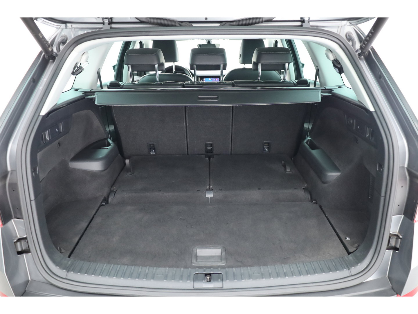 Škoda Kodiaq 1.5 TSI Business Edition 7p. | Rijklaar! | Adapt. Cruise | Camera | Keyless | Stoel- Stuurverw. | Apple CarPlay | Navi |