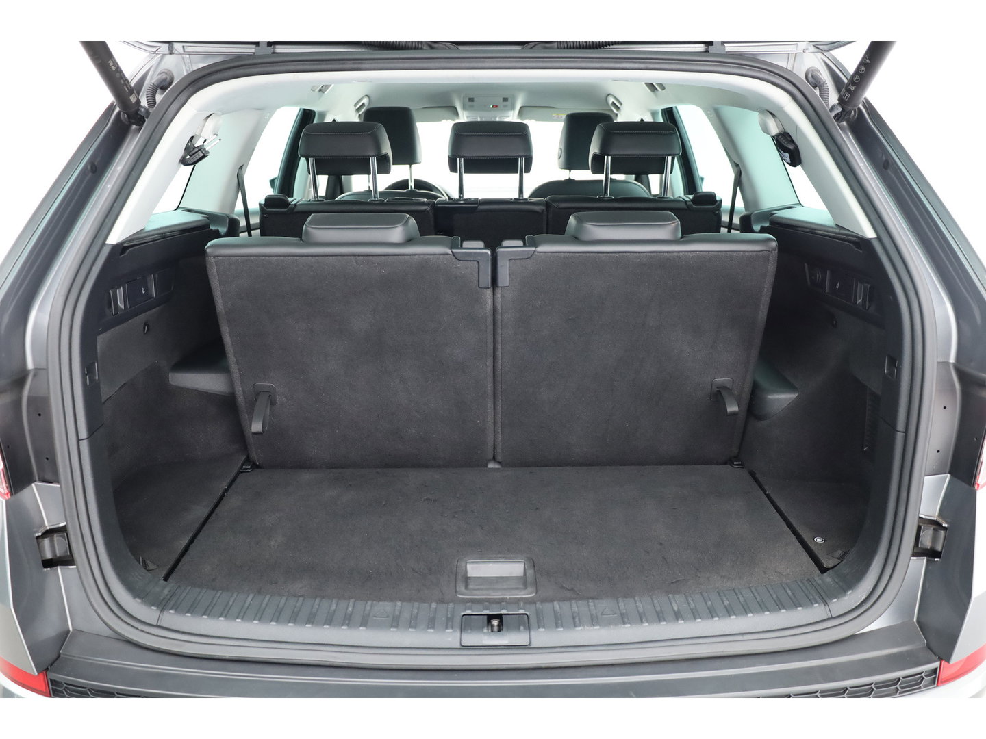 Škoda Kodiaq 1.5 TSI Business Edition 7p. | Rijklaar! | Adapt. Cruise | Camera | Keyless | Stoel- Stuurverw. | Apple CarPlay | Navi |