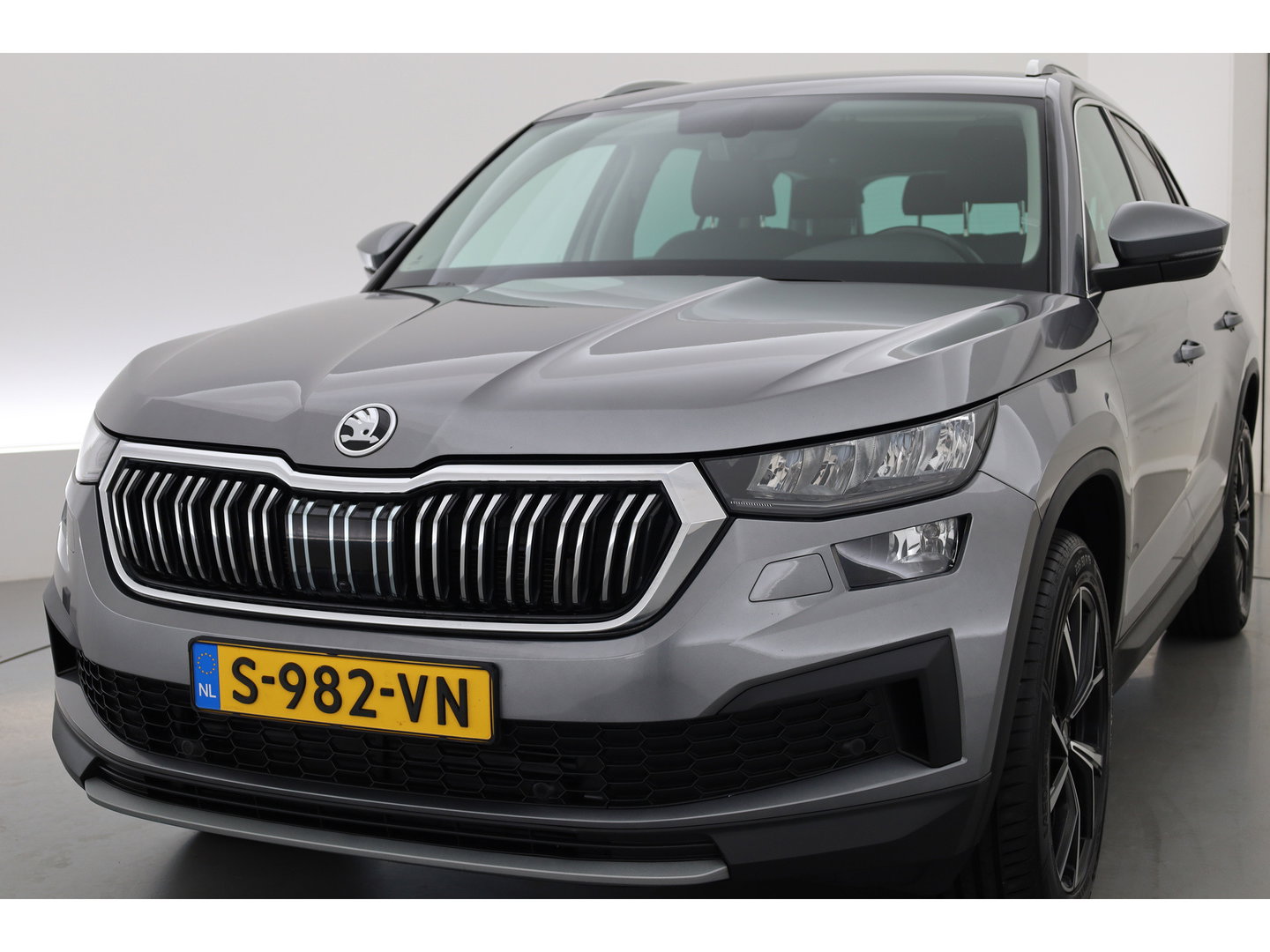 Škoda Kodiaq 1.5 TSI Business Edition 7p. | Rijklaar! | Adapt. Cruise | Camera | Keyless | Stoel- Stuurverw. | Apple CarPlay | Navi |