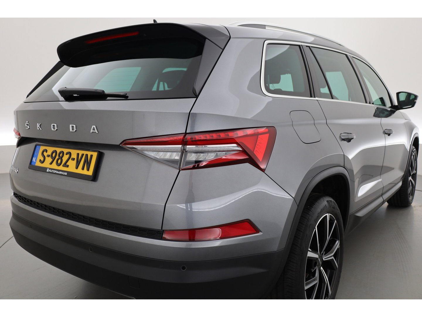 Škoda Kodiaq 1.5 TSI Business Edition 7p. | Rijklaar! | Adapt. Cruise | Camera | Keyless | Stoel- Stuurverw. | Apple CarPlay | Navi |