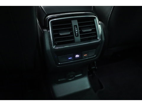 Škoda Kodiaq 1.5 TSI Business Edition 7p. | Rijklaar! | Adapt. Cruise | Camera | Keyless | Stoel- Stuurverw. | Apple CarPlay | Navi |
