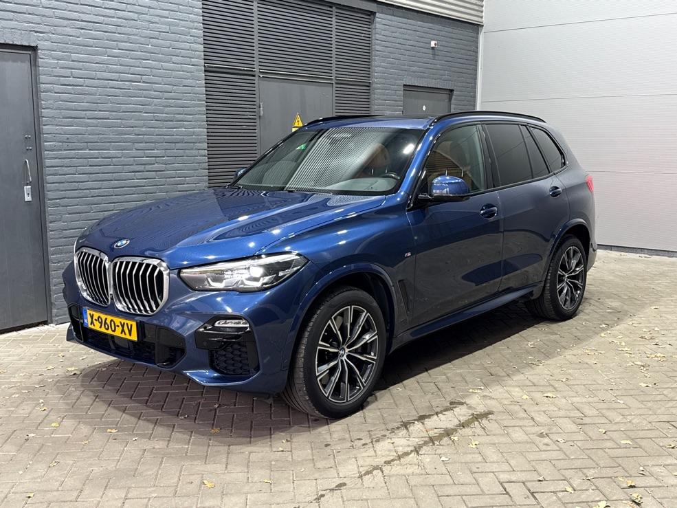 BMW X5 xDrive40i High Executive | 7-persoons | Luchtvering | Trekhaak | Panoramadak