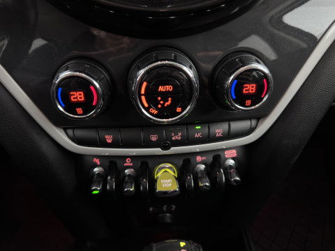 MINI Countryman 1.5 Cooper S E ALL4 (Plug-in) Aut. *LEATHER-FABRIC | FULL-LED | SPORT-SEATS | AMBIENT-LIGHT | KEYLESS | PRIVACY-GLASS | NAVI-FULLMAP | ECC | PDC | CRUISE | 18''ALU*