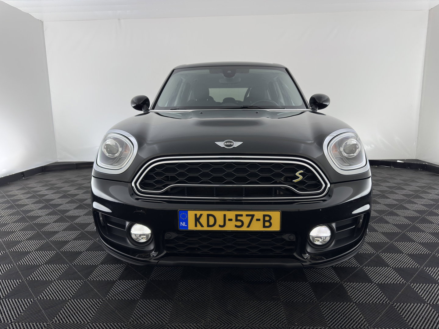 MINI Countryman 1.5 Cooper S E ALL4 (Plug-in) Aut. *LEATHER-FABRIC | FULL-LED | SPORT-SEATS | AMBIENT-LIGHT | KEYLESS | PRIVACY-GLASS | NAVI-FULLMAP | ECC | PDC | CRUISE | 18''ALU*