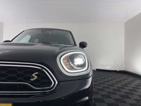 MINI Countryman 1.5 Cooper S E ALL4 (Plug-in) Aut. *LEATHER-FABRIC | FULL-LED | SPORT-SEATS | AMBIENT-LIGHT | KEYLESS | PRIVACY-GLASS | NAVI-FULLMAP | ECC | PDC | CRUISE | 18''ALU*