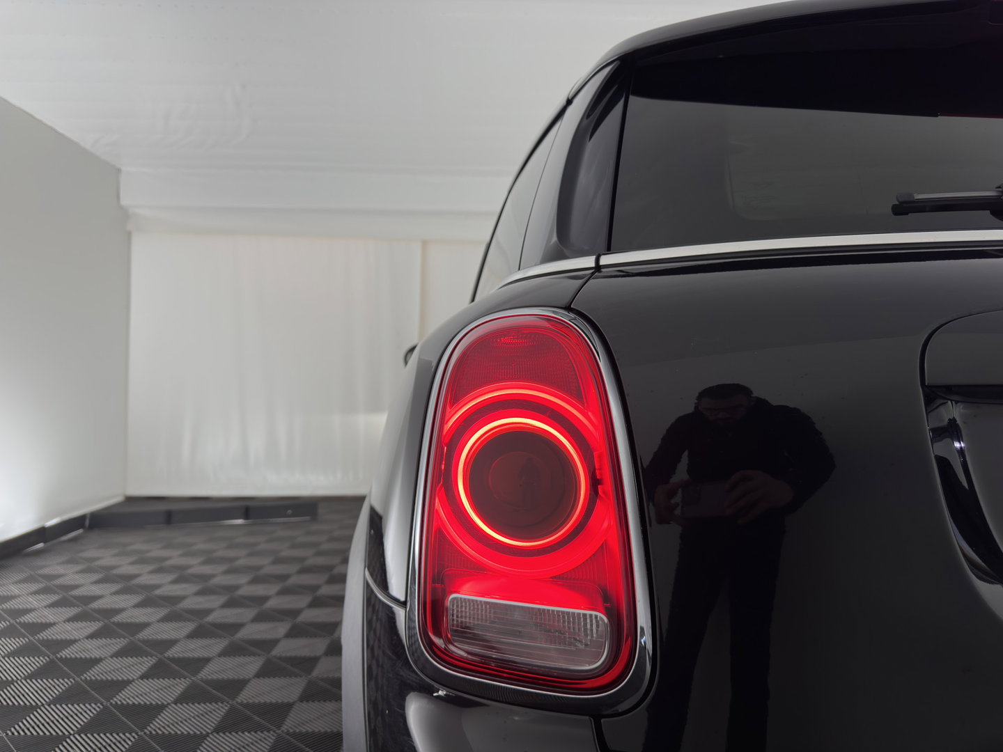 MINI Countryman 1.5 Cooper S E ALL4 (Plug-in) Aut. *LEATHER-FABRIC | FULL-LED | SPORT-SEATS | AMBIENT-LIGHT | KEYLESS | PRIVACY-GLASS | NAVI-FULLMAP | ECC | PDC | CRUISE | 18''ALU*