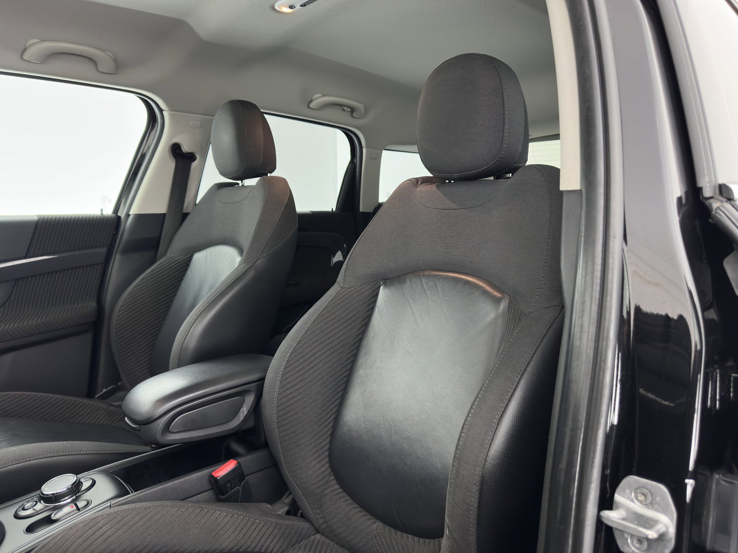 MINI Countryman 1.5 Cooper S E ALL4 (Plug-in) Aut. *LEATHER-FABRIC | FULL-LED | SPORT-SEATS | AMBIENT-LIGHT | KEYLESS | PRIVACY-GLASS | NAVI-FULLMAP | ECC | PDC | CRUISE | 18''ALU*