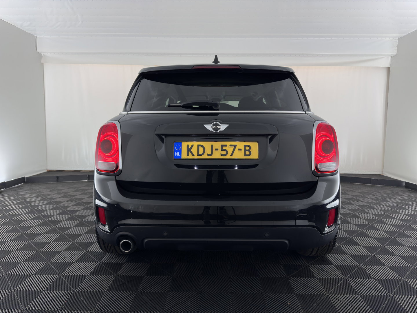 MINI Countryman 1.5 Cooper S E ALL4 (Plug-in) Aut. *LEATHER-FABRIC | FULL-LED | SPORT-SEATS | AMBIENT-LIGHT | KEYLESS | PRIVACY-GLASS | NAVI-FULLMAP | ECC | PDC | CRUISE | 18''ALU*