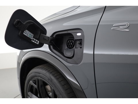 Volkswagen Tiguan 1.5 eHybrid R-Line Edition | Rijklaar! | Pano | Trekhaak | HUD | Adapt. Cruise | Keyless | IQ Light | 360cam | Dodehoek |