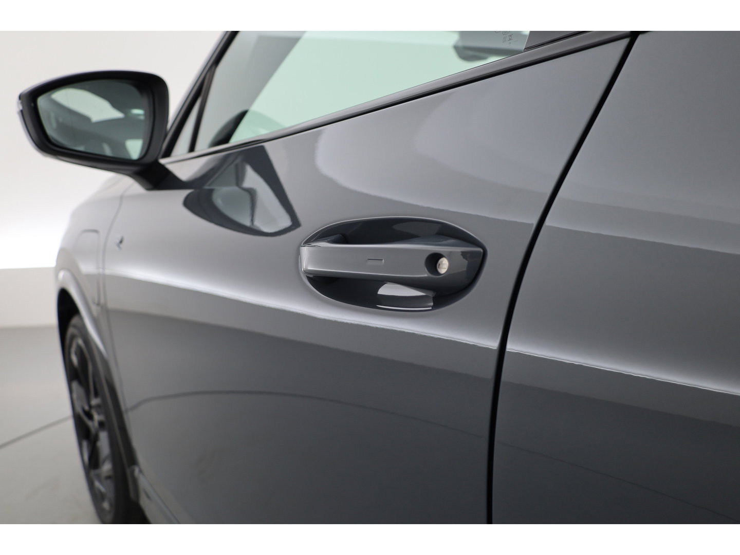 Volkswagen Tiguan 1.5 eHybrid R-Line Edition | Rijklaar! | Pano | Trekhaak | HUD | Adapt. Cruise | Keyless | IQ Light | 360cam | Dodehoek |