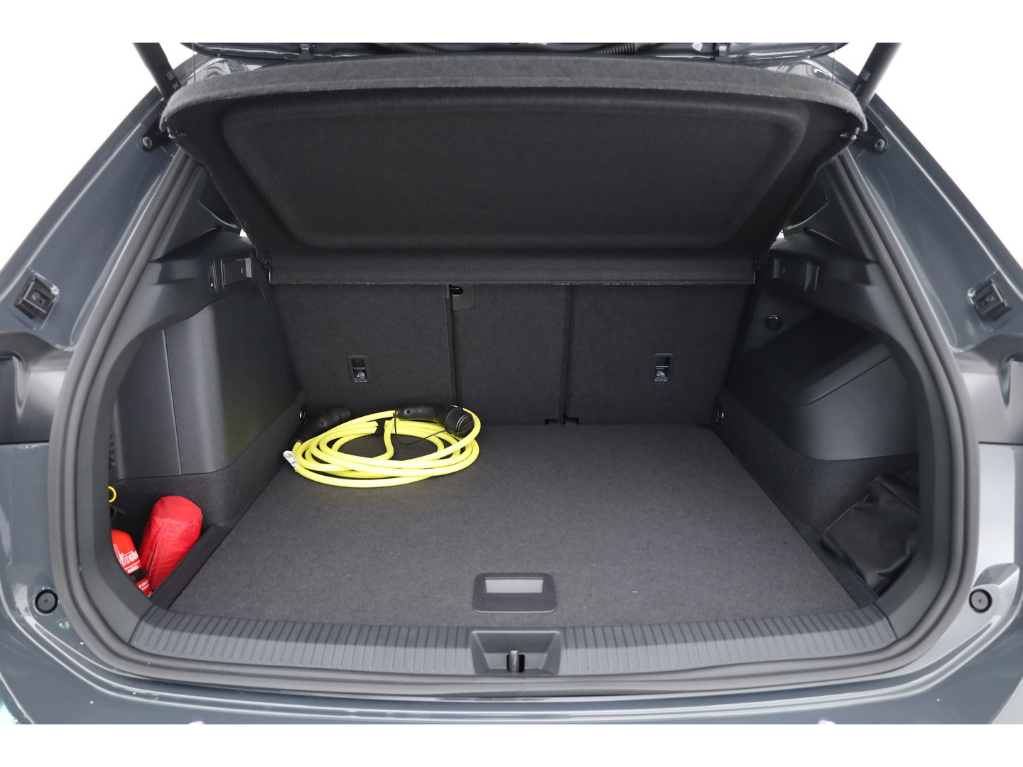 Volkswagen Tiguan 1.5 eHybrid R-Line Edition | Rijklaar! | Pano | Trekhaak | HUD | Adapt. Cruise | Keyless | IQ Light | 360cam | Dodehoek |