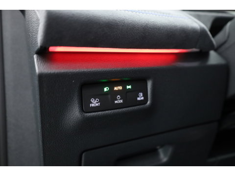 Volkswagen Tiguan 1.5 eHybrid R-Line Edition | Rijklaar! | Pano | Trekhaak | HUD | Adapt. Cruise | Keyless | IQ Light | 360cam | Dodehoek |