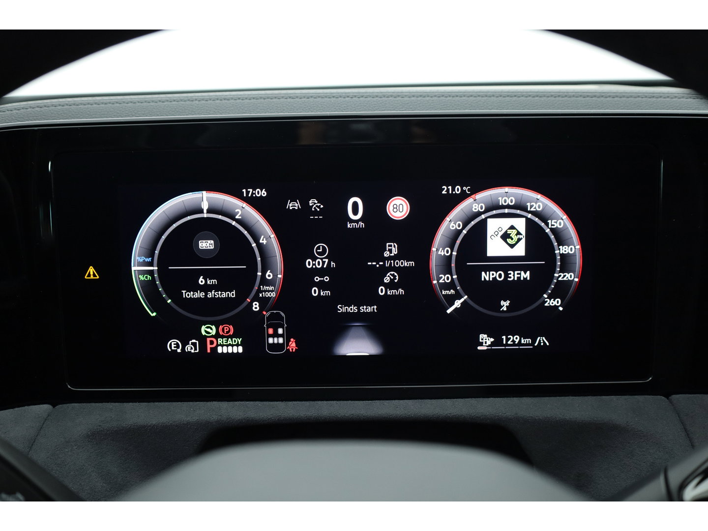 Volkswagen Tiguan 1.5 eHybrid R-Line Edition | Rijklaar! | Pano | Trekhaak | HUD | Adapt. Cruise | Keyless | IQ Light | 360cam | Dodehoek |