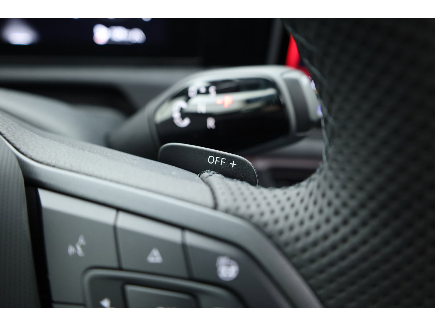 Volkswagen Tiguan 1.5 eHybrid R-Line Edition | Rijklaar! | Pano | Trekhaak | HUD | Adapt. Cruise | Keyless | IQ Light | 360cam | Dodehoek |