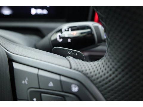 Volkswagen Tiguan 1.5 eHybrid R-Line Edition | Rijklaar! | Pano | Trekhaak | HUD | Adapt. Cruise | Keyless | IQ Light | 360cam | Dodehoek |