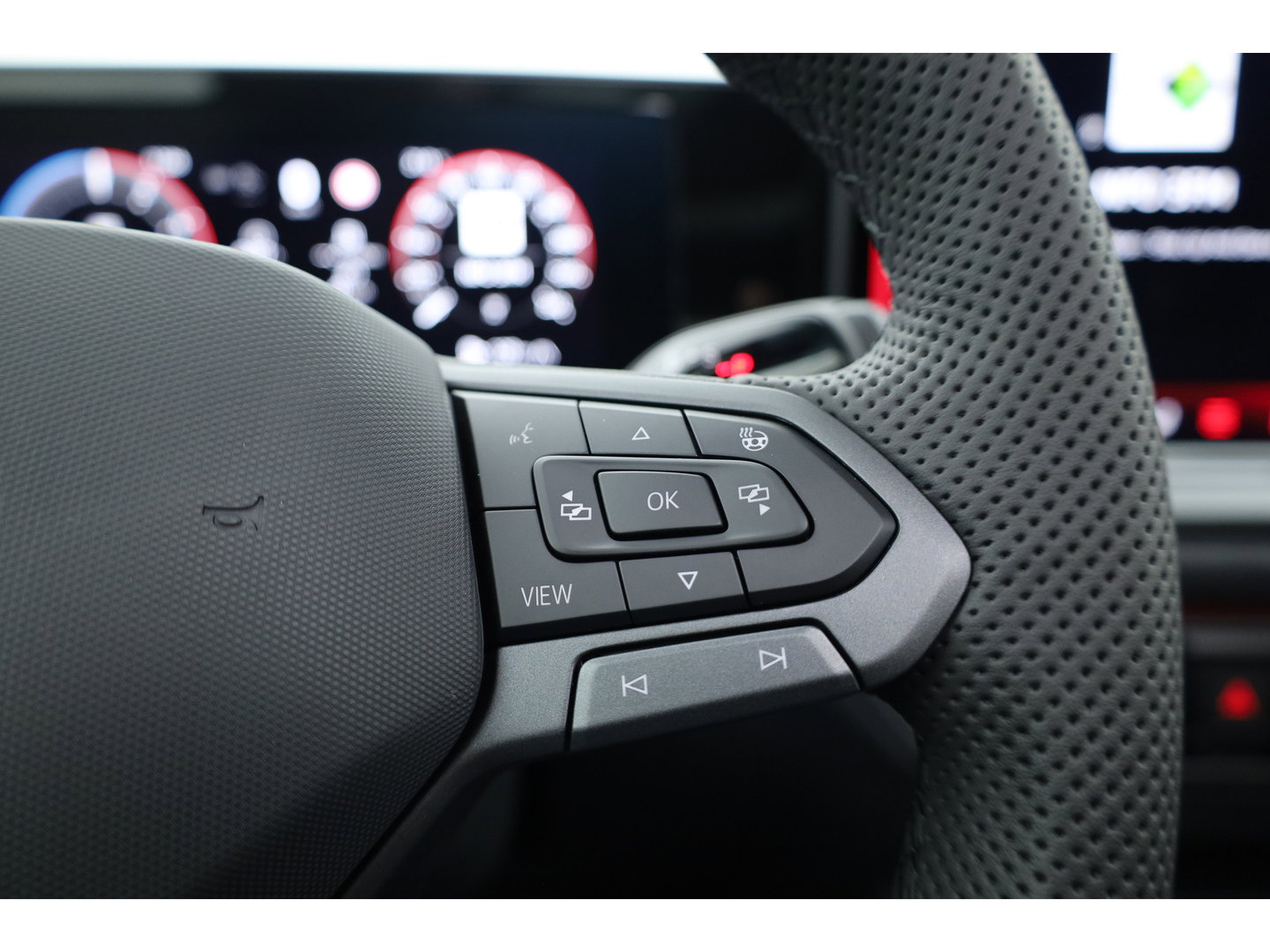 Volkswagen Tiguan 1.5 eHybrid R-Line Edition | Rijklaar! | Pano | Trekhaak | HUD | Adapt. Cruise | Keyless | IQ Light | 360cam | Dodehoek |