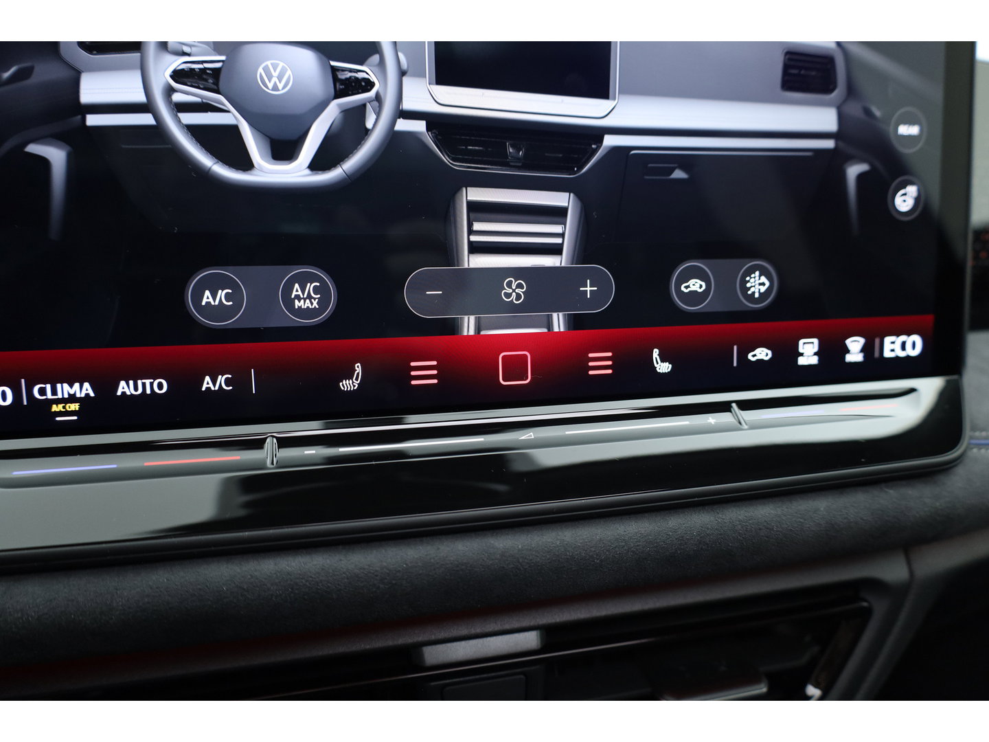 Volkswagen Tiguan 1.5 eHybrid R-Line Edition | Rijklaar! | Pano | Trekhaak | HUD | Adapt. Cruise | Keyless | IQ Light | 360cam | Dodehoek |