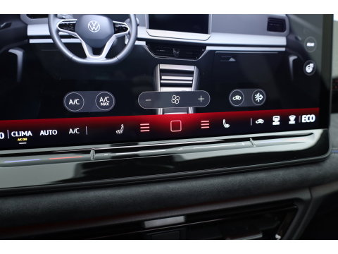 Volkswagen Tiguan 1.5 eHybrid R-Line Edition | Rijklaar! | Pano | Trekhaak | HUD | Adapt. Cruise | Keyless | IQ Light | 360cam | Dodehoek |