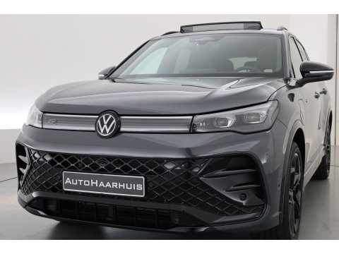 Volkswagen Tiguan 1.5 eHybrid R-Line Edition | Rijklaar! | Pano | Trekhaak | HUD | Adapt. Cruise | Keyless | IQ Light | 360cam | Dodehoek |