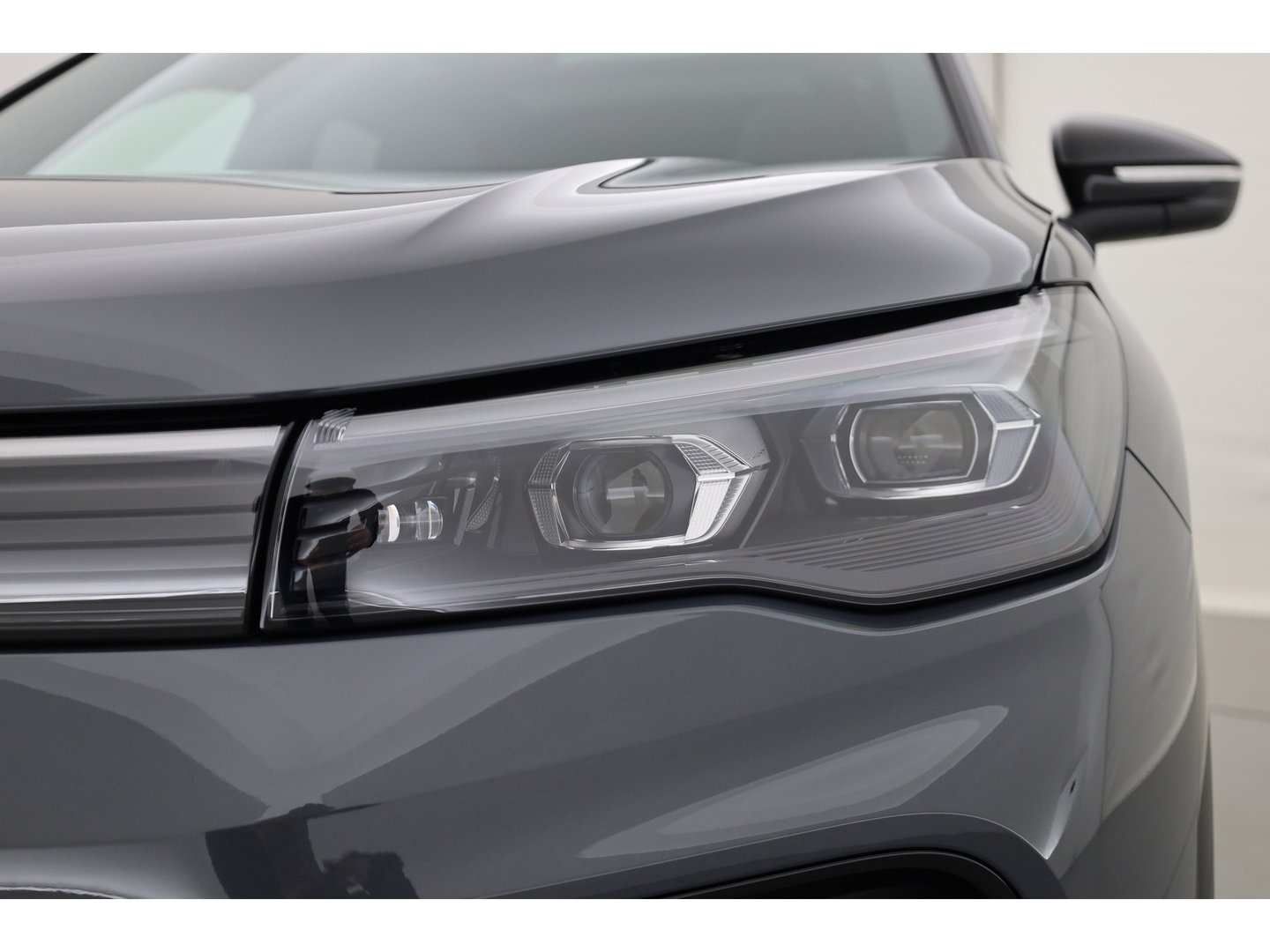 Volkswagen Tiguan 1.5 eHybrid R-Line Edition | Rijklaar! | Pano | Trekhaak | HUD | Adapt. Cruise | Keyless | IQ Light | 360cam | Dodehoek |