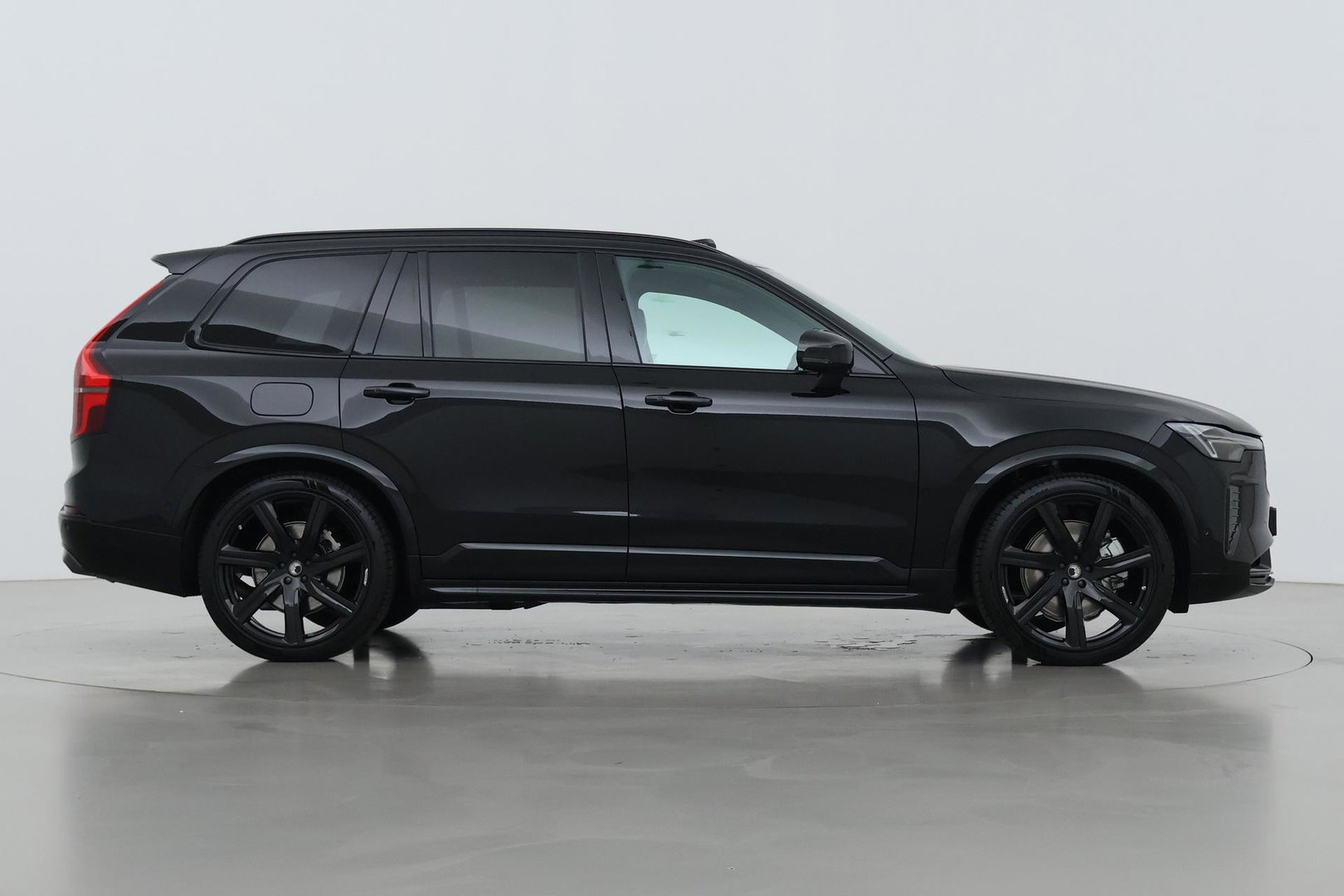 Volvo XC90 T8 Ultra Black Edition | HEICO 22 inch | Luchtvering | Bowers & Wilkins | Stoelventilatie | Trekhaak