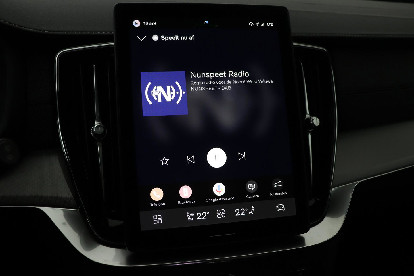 Volvo XC90 T8 Ultra Black Edition | HEICO 22 inch | Luchtvering | Bowers & Wilkins | Stoelventilatie | Trekhaak