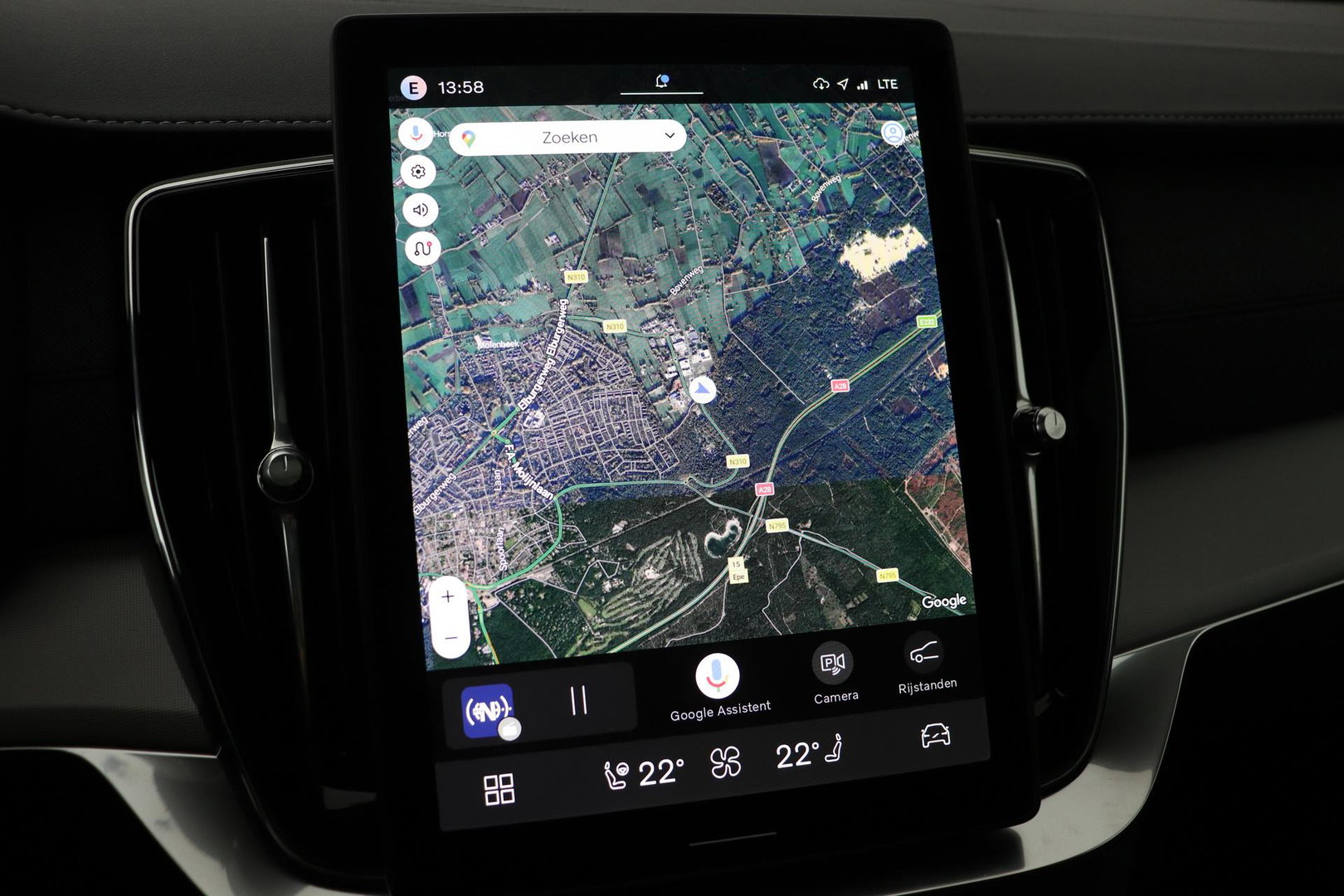 Volvo XC90 T8 Ultra Black Edition | HEICO 22 inch | Luchtvering | Bowers & Wilkins | Stoelventilatie | Trekhaak