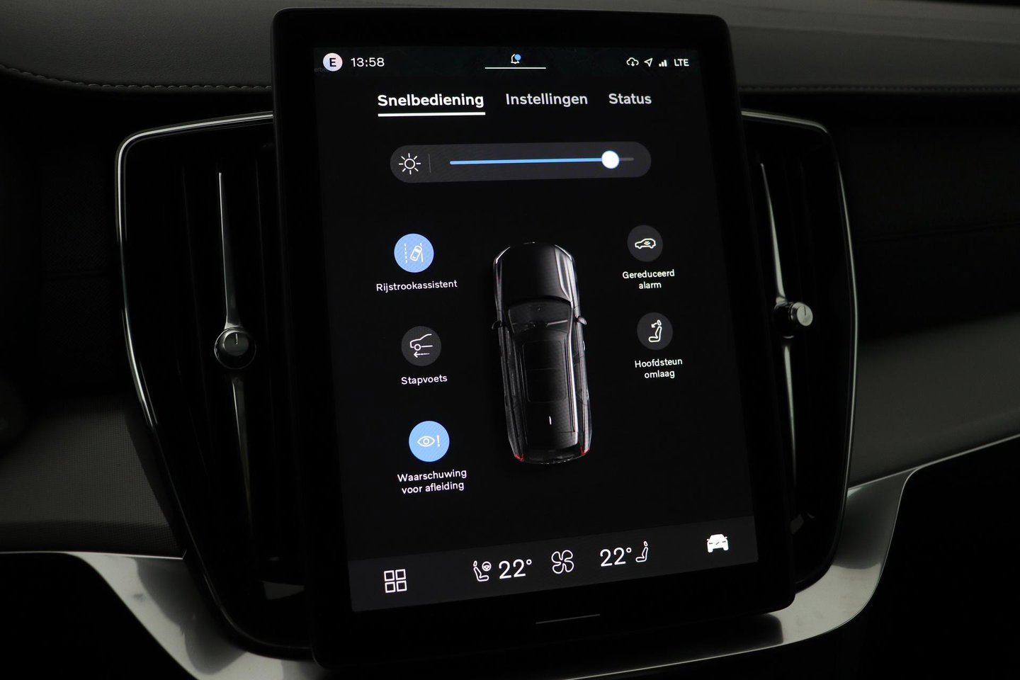 Volvo XC90 T8 Ultra Black Edition | HEICO 22 inch | Luchtvering | Bowers & Wilkins | Stoelventilatie | Trekhaak