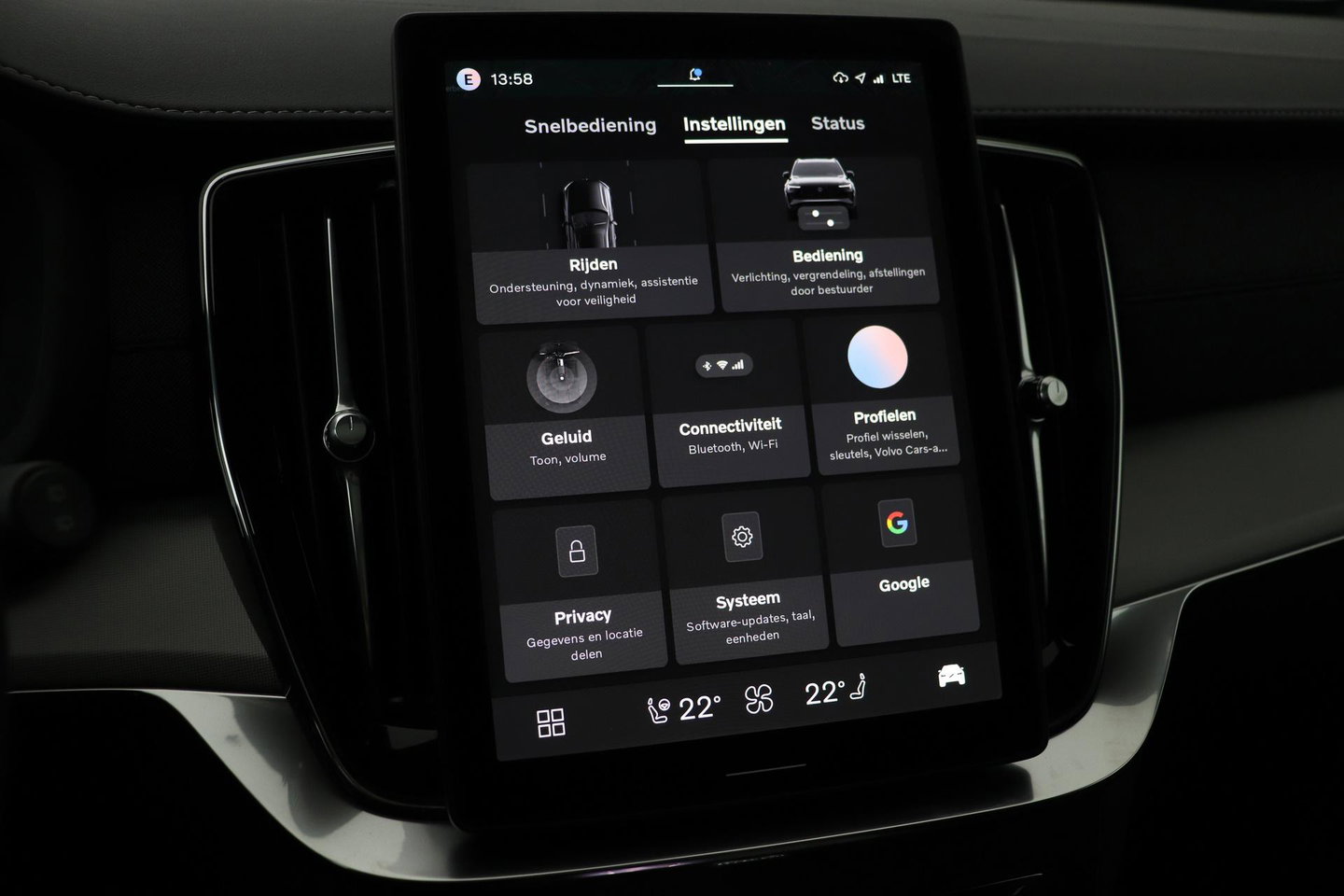Volvo XC90 T8 Ultra Black Edition | HEICO 22 inch | Luchtvering | Bowers & Wilkins | Stoelventilatie | Trekhaak
