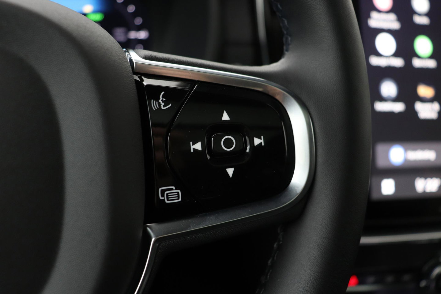 Volvo XC90 T8 Ultra Black Edition | HEICO 22 inch | Luchtvering | Bowers & Wilkins | Stoelventilatie | Trekhaak