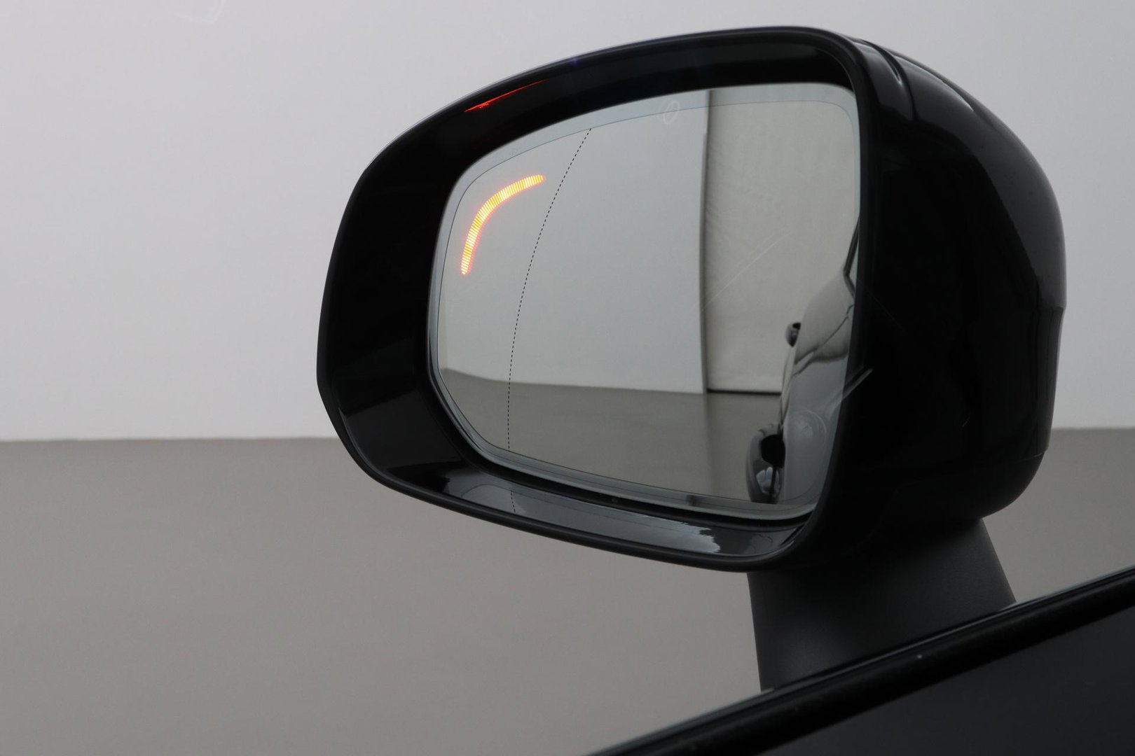 Volvo XC90 T8 Ultra Black Edition | HEICO 22 inch | Luchtvering | Bowers & Wilkins | Stoelventilatie | Trekhaak