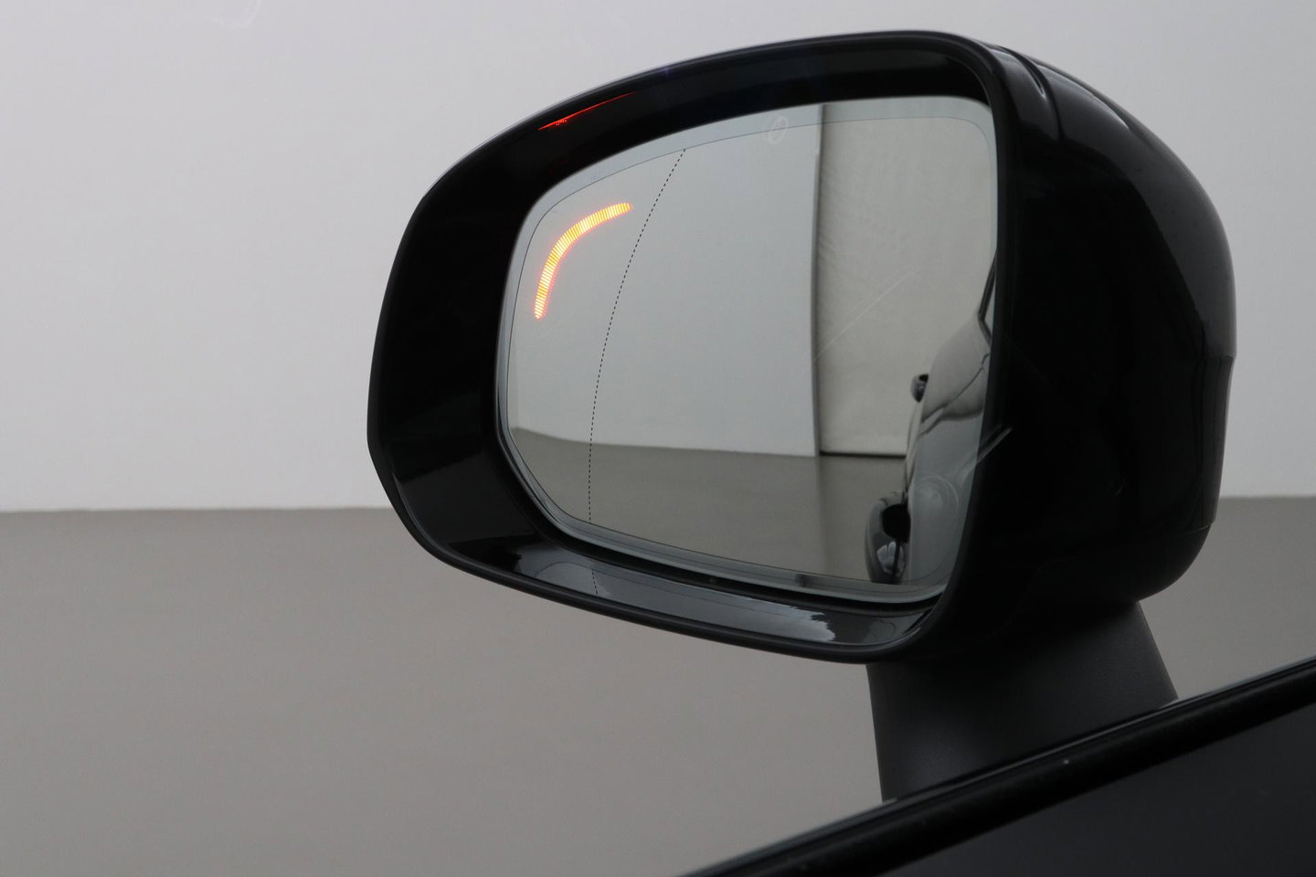 Volvo XC90 T8 Ultra Black Edition | HEICO 22 inch | Luchtvering | Bowers & Wilkins | Stoelventilatie | Trekhaak
