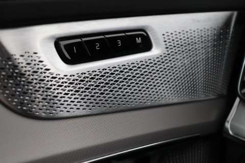 Volvo XC90 T8 Ultra Black Edition | HEICO 22 inch | Luchtvering | Bowers & Wilkins | Stoelventilatie | Trekhaak