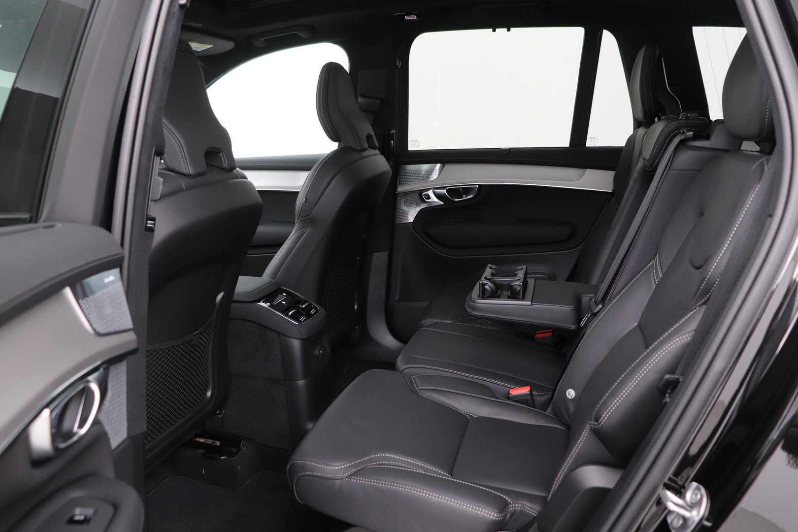 Volvo XC90 T8 Ultra Black Edition | HEICO 22 inch | Luchtvering | Bowers & Wilkins | Stoelventilatie | Trekhaak